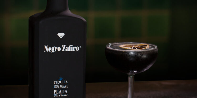Tequila negro el más caro del mundo: Preparación y Precio