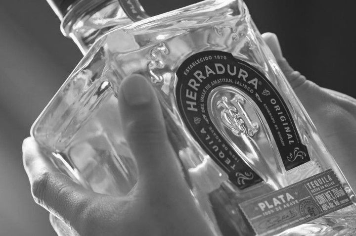 ¿De dónde proviene el nombre de Tequila Herradura?