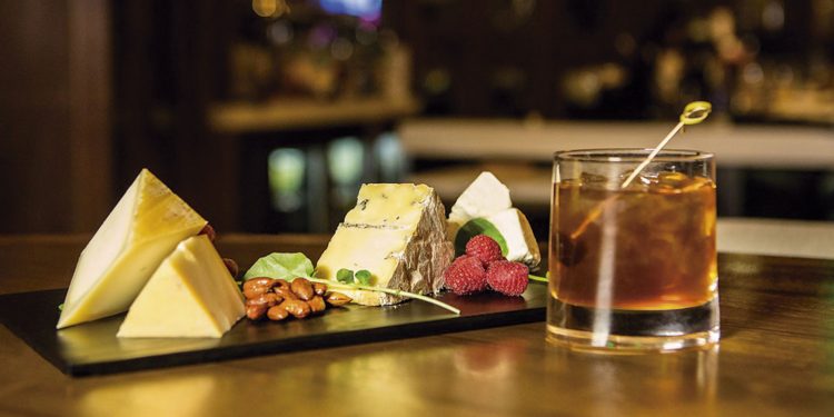 Mezcal con olor y sabor a queso una combinación para paladares exigentes