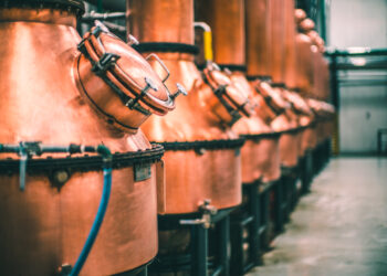 Conoce las dos destilaciones del tequila y su proceso de embotellado