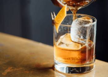 Tequila Amaderado con un Toque de Mezcal: Un Nuevo Trago