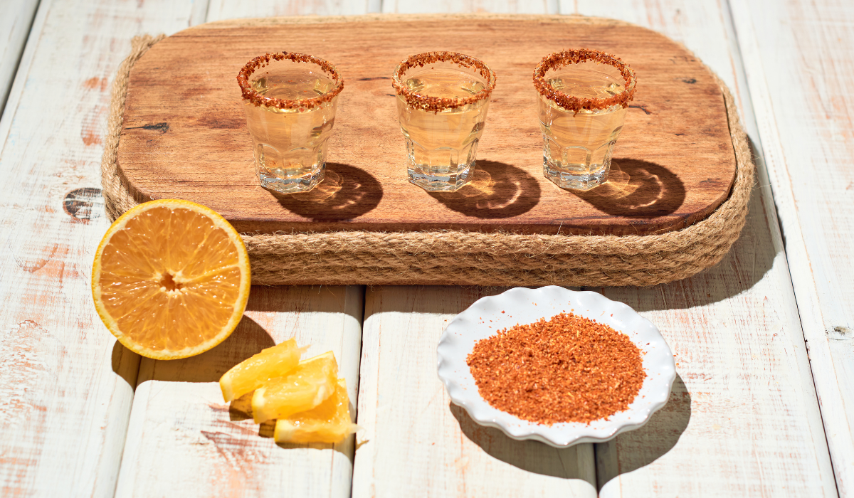 Cómo Catar Mezcal: Los 10 Puntos Esenciales