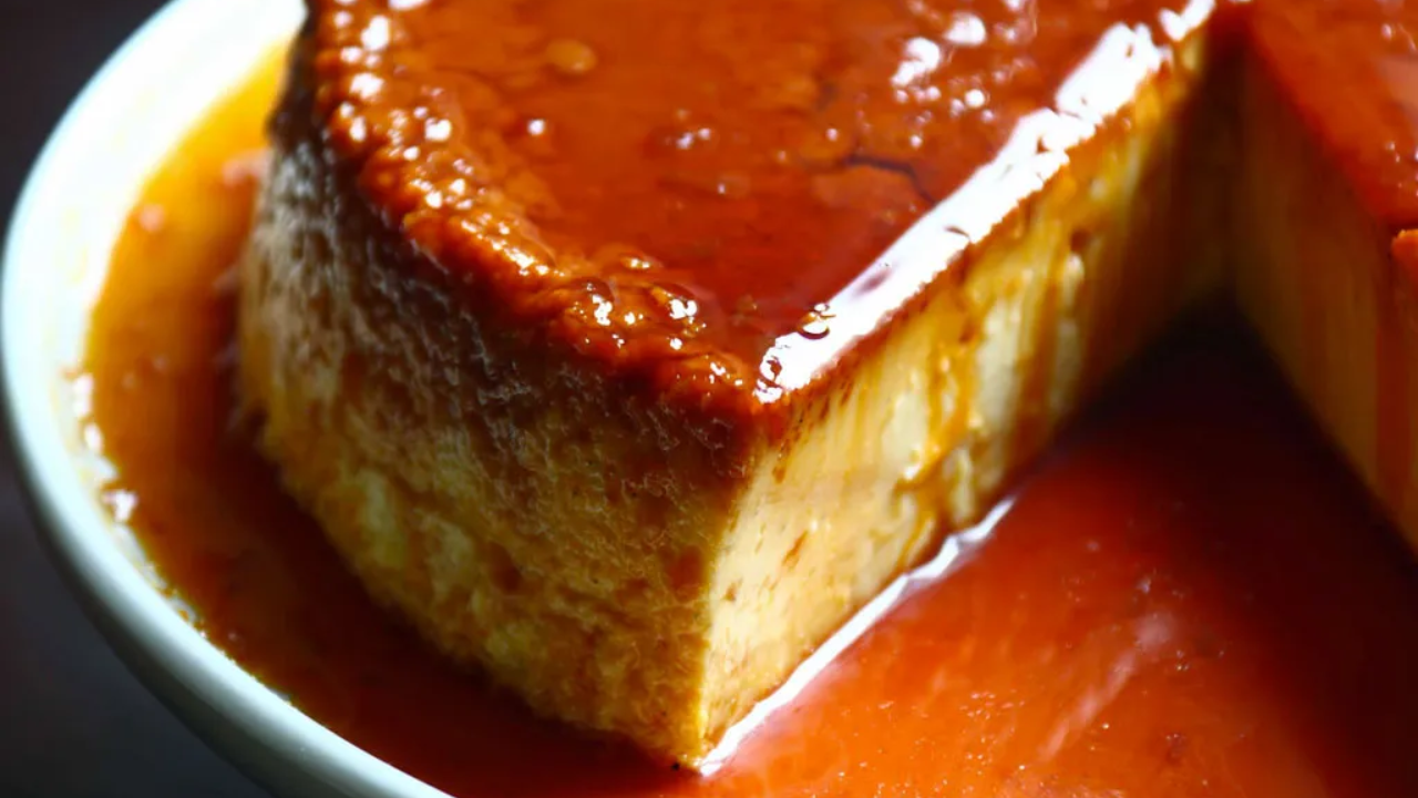 Flan de queso Oaxaca con caramelo de mezcal